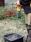 Глубинный вибратор для бетона DeWALT DCE531N.